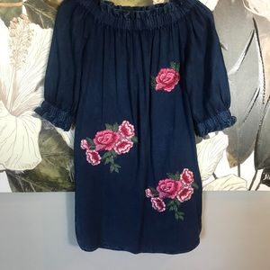 🌸 NWT Off Shoulder Embroidered Dress